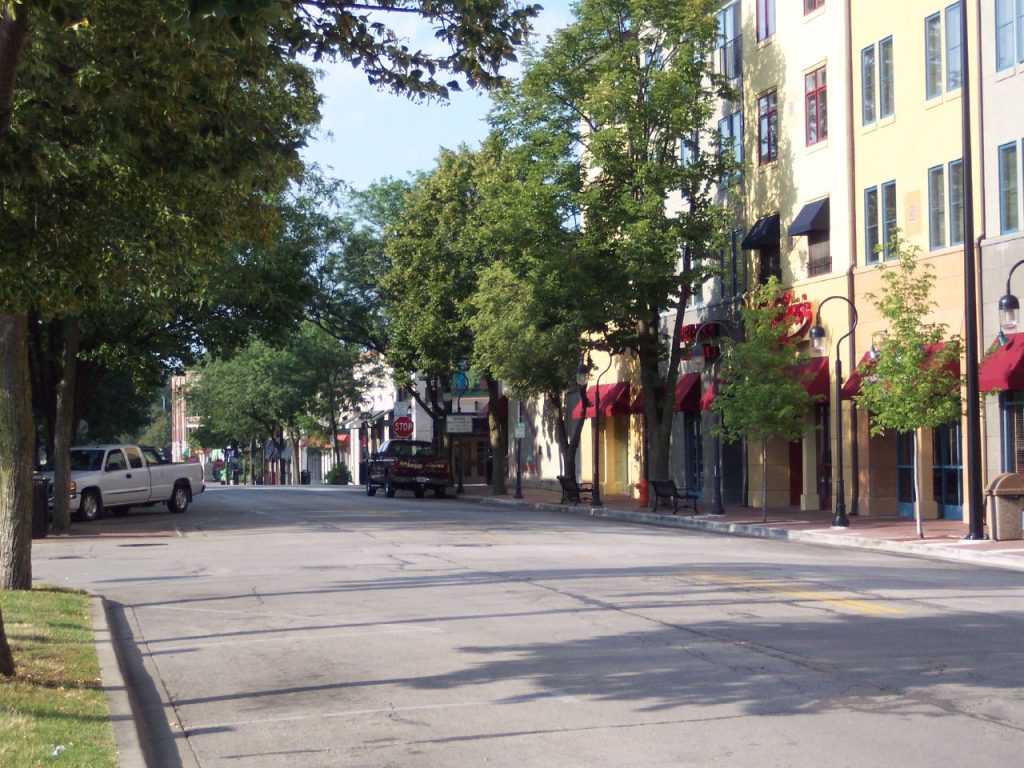downtown naperville illinois
